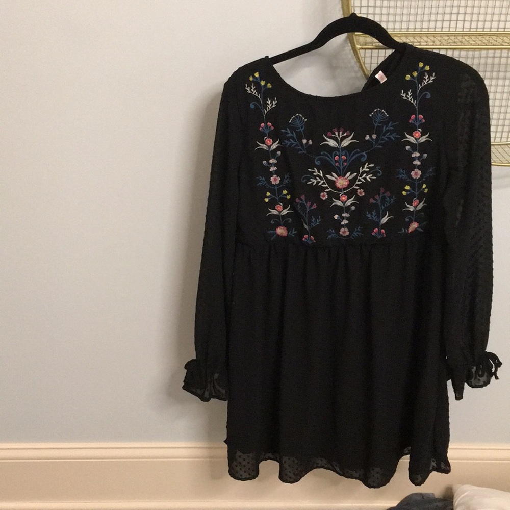 Cute black pattern dress